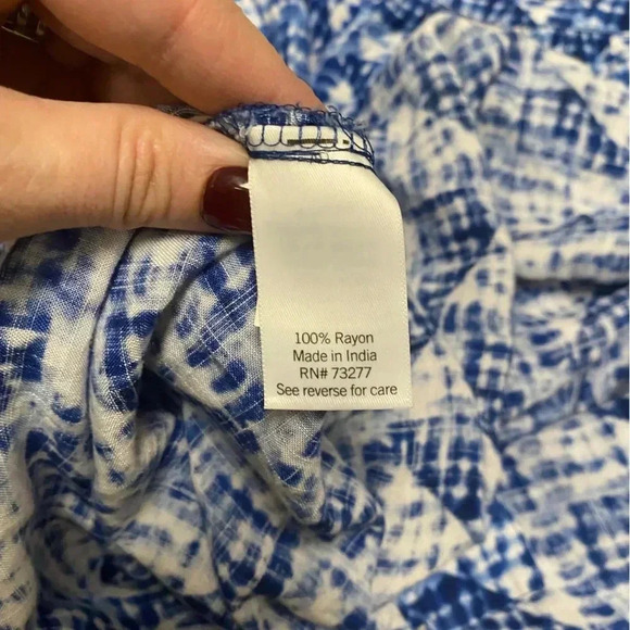 Women’s Sonoma button front top with geometric patterned size medium - Picture 5 of 7